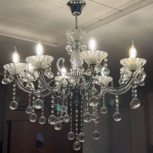 크리스탈 샹들리에 8구 앤틱 조명 식탁조명 이미지