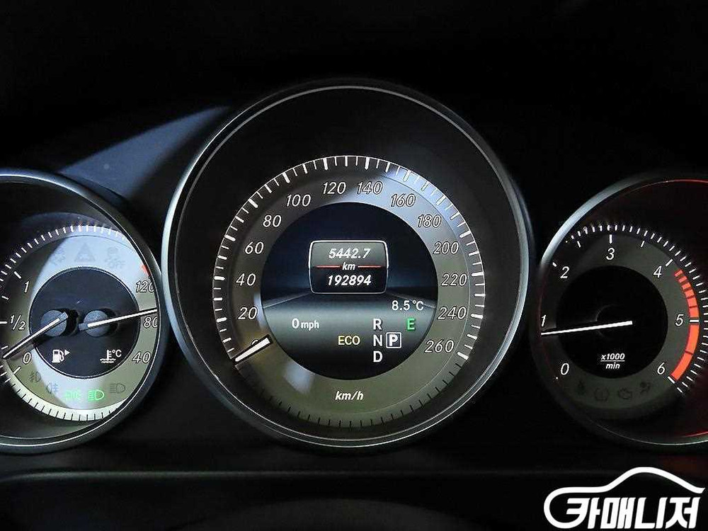 [벤츠]E-클래스 W212 E220 블루텍 아방가르드 스포츠 #3월급매--8