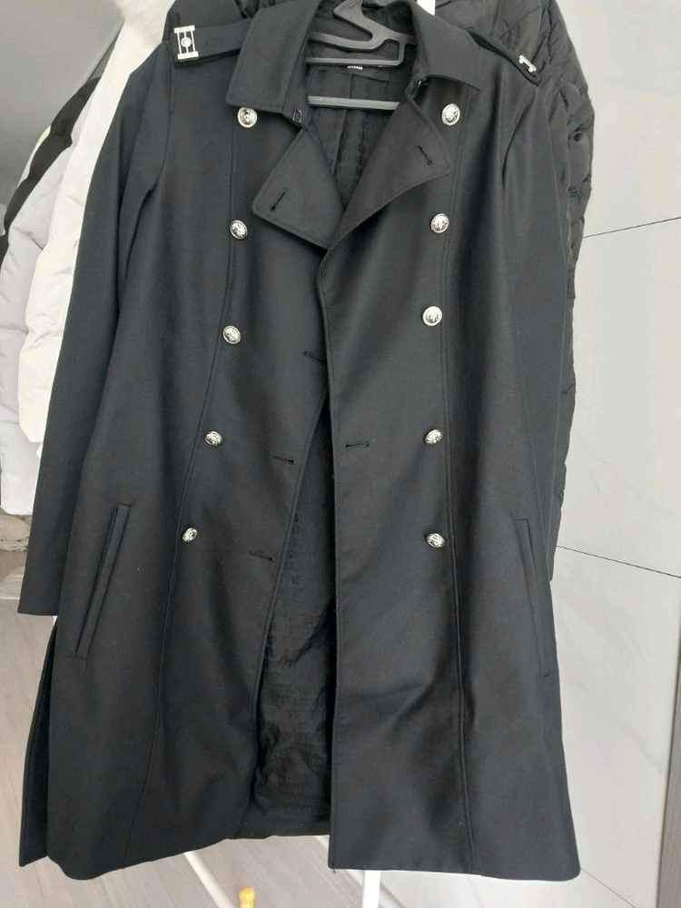 베르사체 블랙 트렌치 코트--2