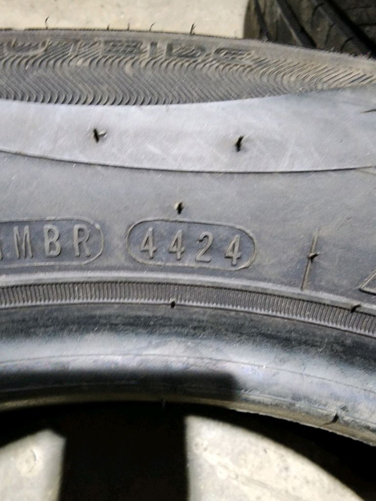 205 60 16 중고타이어 이미지