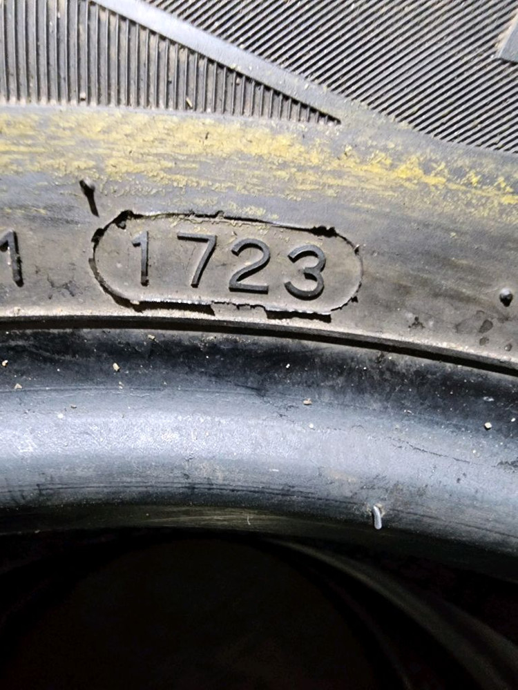 205 60 16 중고타이어 이미지