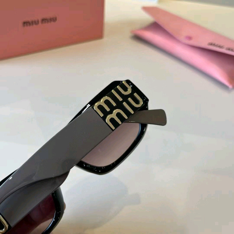 미우미우 MM 로고 선글라스 이미지