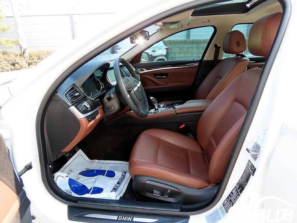 [BMW]5시리즈 (F10) 520d xDrive #3월급매--4