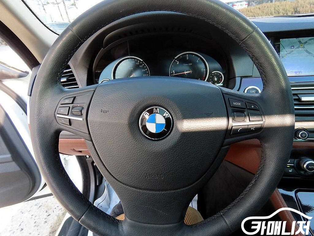 [BMW]5시리즈 (F10) 520d xDrive #3월급매--7