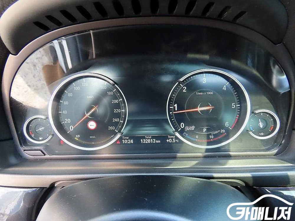 [BMW]5시리즈 (F10) 520d xDrive #3월급매--8