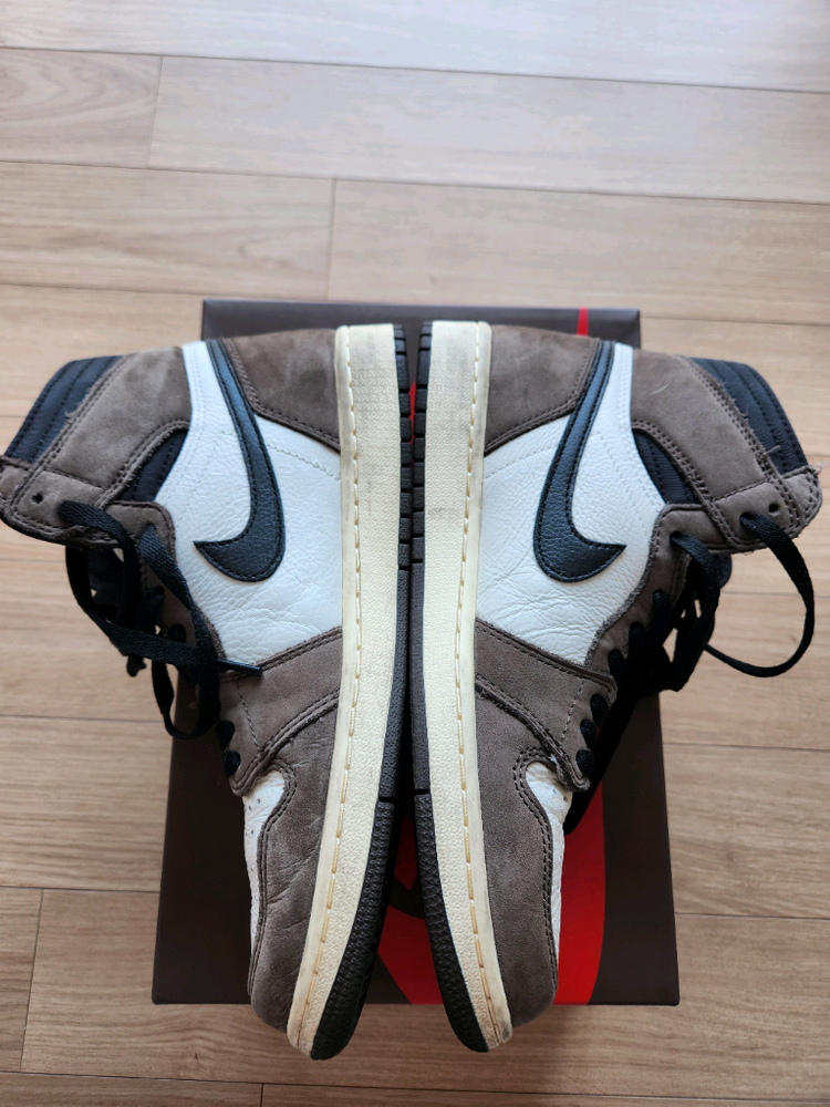 265 조던1 하이 트래비스스캇 모카--4