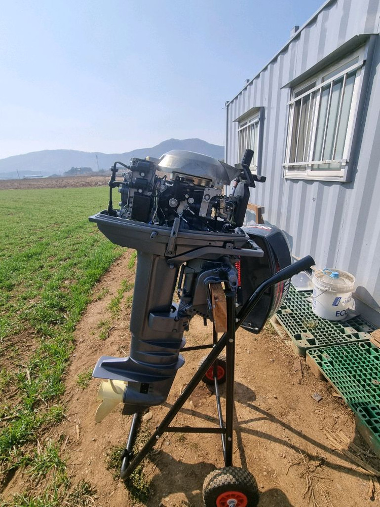 야마하 30마력 보트 선외기(보트 없슴) 이미지