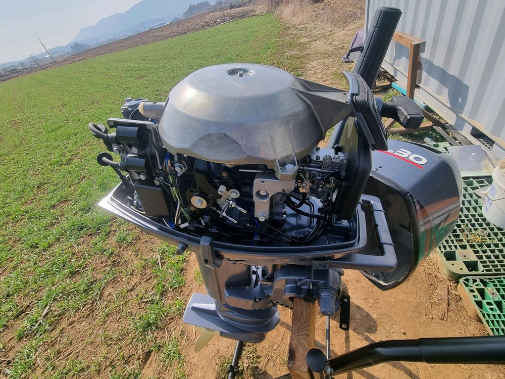 야마하 30마력 보트 선외기(보트 없슴) 이미지