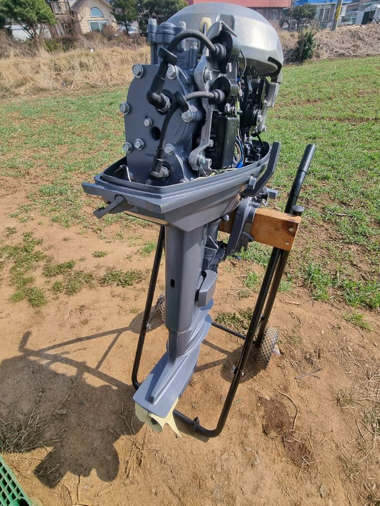 야마하 30마력 보트 선외기(보트 없슴) 이미지