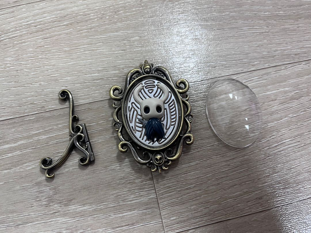 할로우나이트 실크송 한정판 뱃지 피규어--1