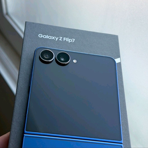 갤럭시 Z플립7 256GB SSS급 판매합니다.