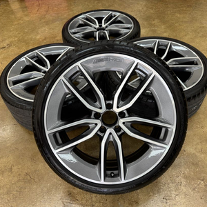 벤츠 E53 AMG 20인치 정품휠타이어 팝니다 이미지