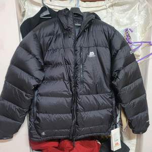 마운틴이큅먼트 히말라야 대장패딩 0xl (110사이즈) 블랙 새제품 판매