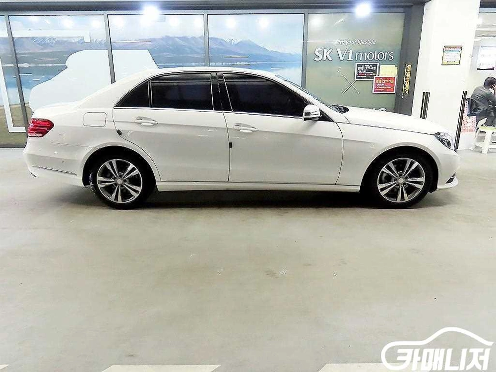 [벤츠]E-클래스 W212 E220 CDI 아방가르드 (5인승) #3월급매 이미지