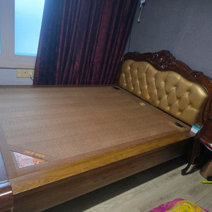 클래식 침대프레임 퀸사이즈 이미지