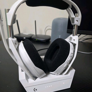 로지텍 아스트로 a50x 헤드셋 팝니다.