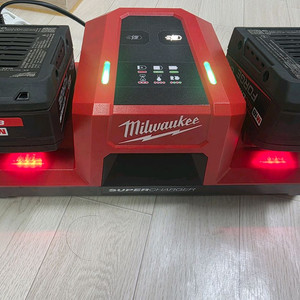 밀워키 M18 송풍기 및 배터리 풀세트