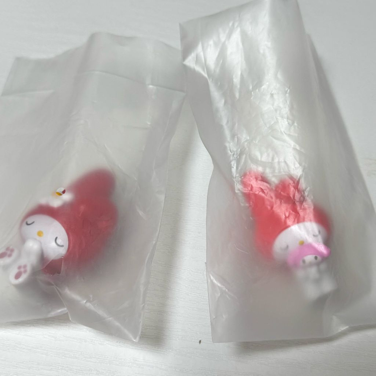 (일괄판매) 마이멜로디 가챠 꾸벅, 봉제인형 들고있는 산리오 시리즈 이미지