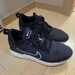 나이키 남성 E-시리즈 1.0 블랙 운동화 285