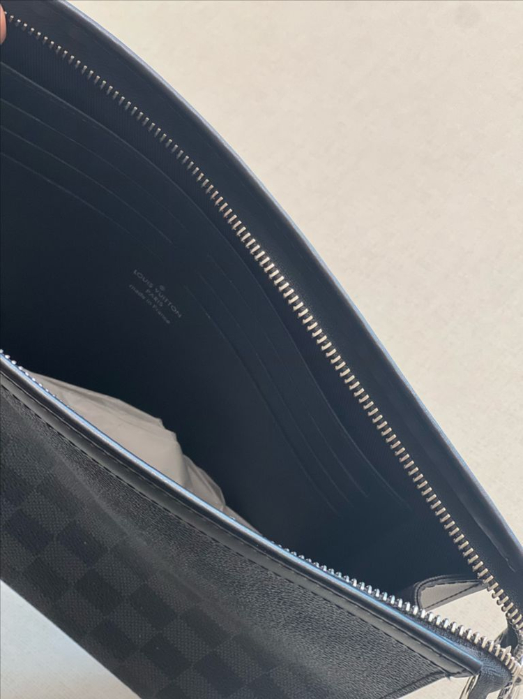 루이비통 다미에 그라피트 클러치백 (보야주 MM) 이미지