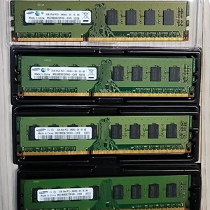 램 DDR3 PC-10600U. 2기가 * 4개 = 8기가 이미지