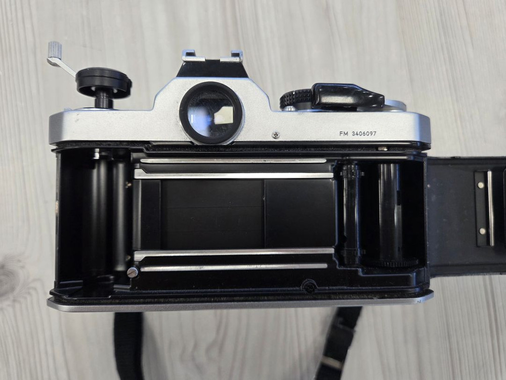 니콘 FM 필름카메라 + 50mm 렌즈 세트 이미지