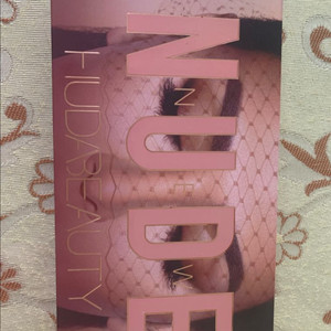 후다뷰티 누드 아이섀도우 팔레트, 펫 맥그라스 랩스 마더쉽 아이섀도우 팔레트 판매 이미지