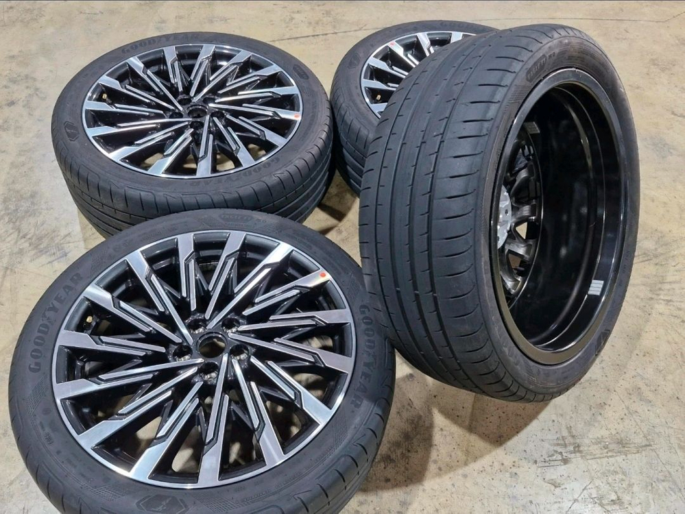 현대 싼타페 MX5 캘리그라피 21인치 휠타이어 셋트판매 합니다 이미지