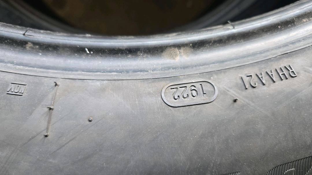 275 50 22 중고타이어 이미지