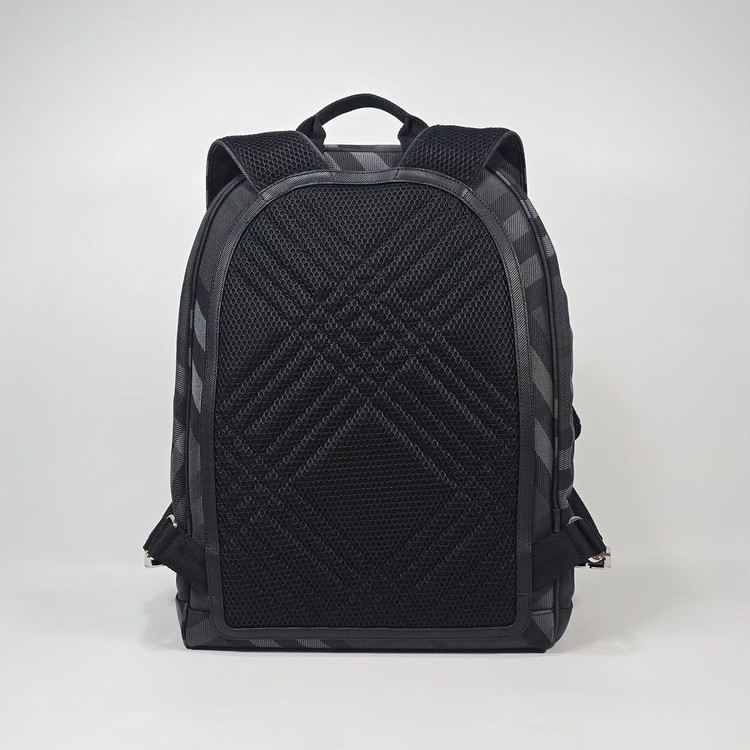 버버리 헤리티지 체크 백팩 이미지