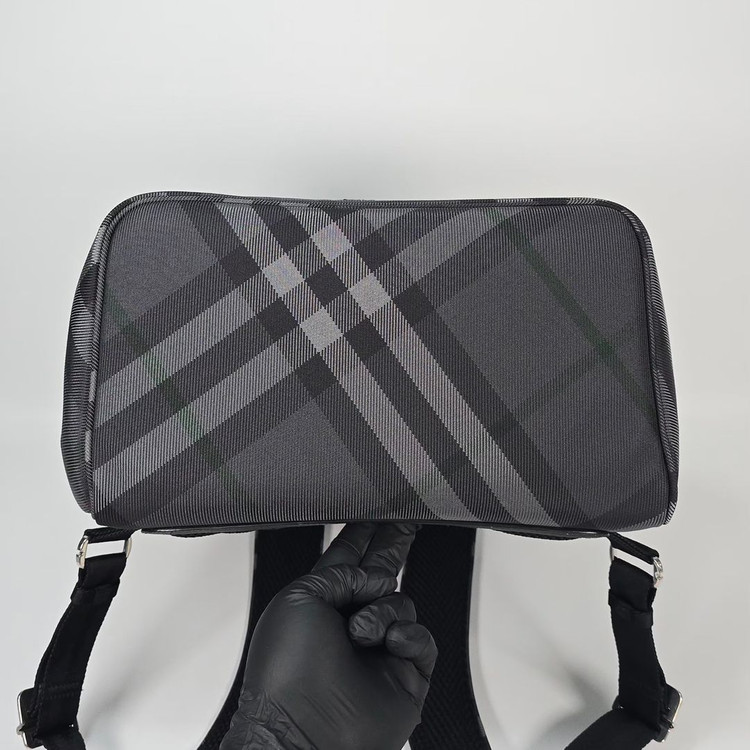 버버리 헤리티지 체크 백팩 이미지
