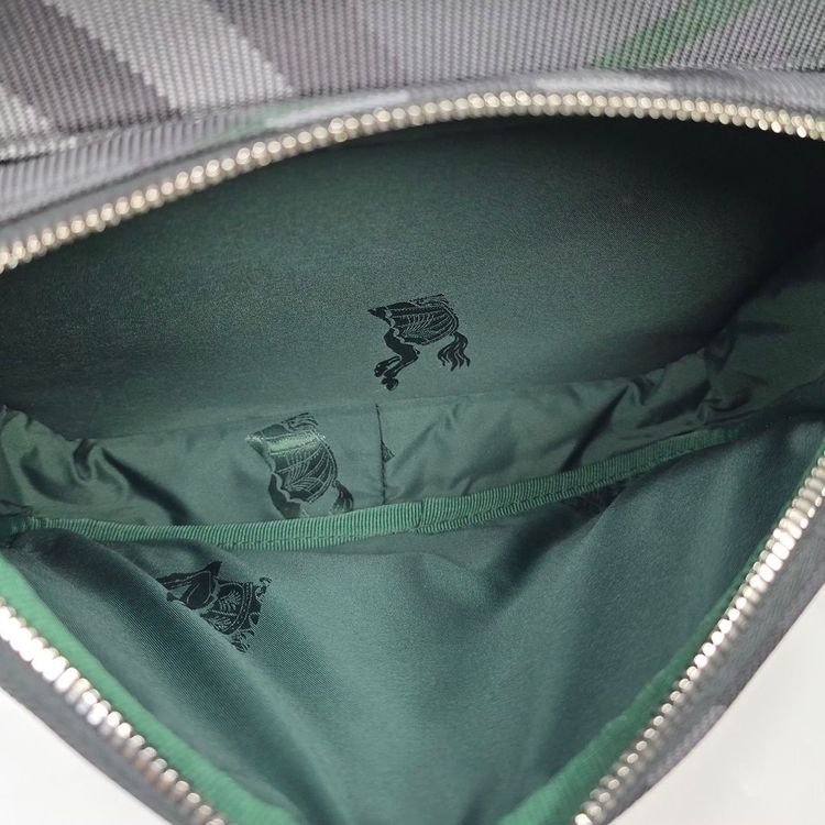 버버리 헤리티지 체크 백팩 이미지