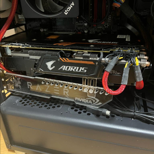 고성능 게이밍 PC 본체 이미지