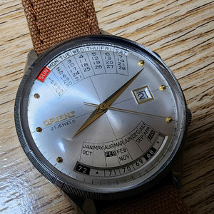 빈티지 오리엔트 만년달력 시계