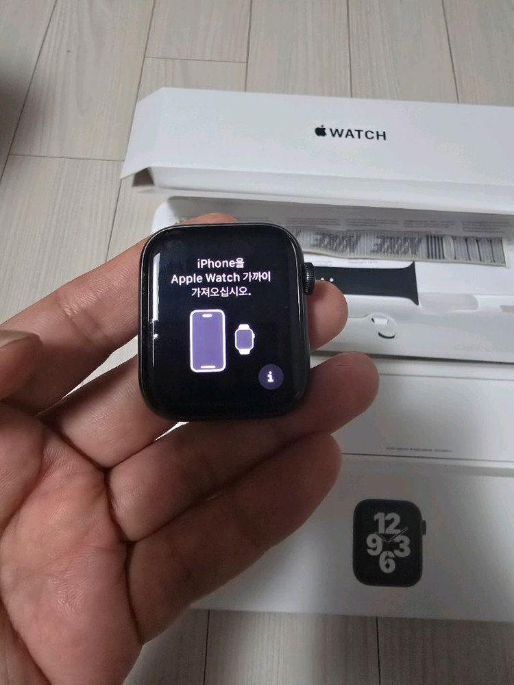 애플워치 SE 44mm 스페이스 그레이 이미지