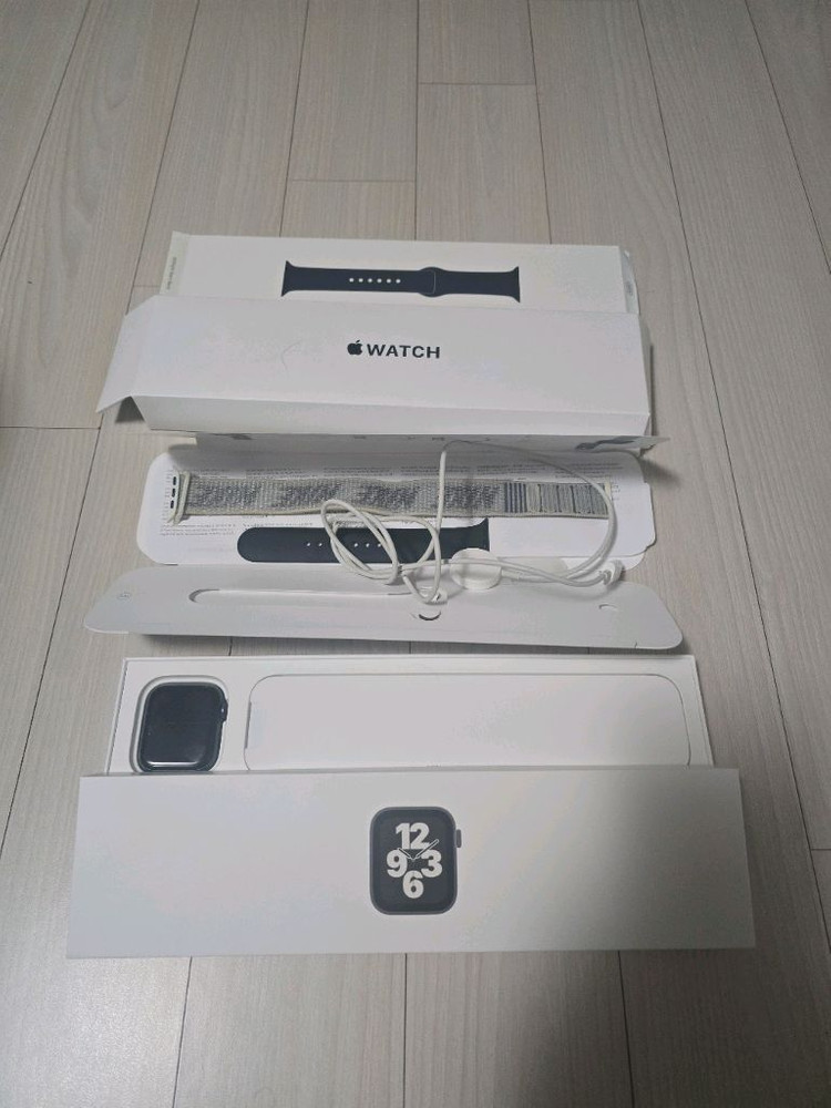 애플워치 SE 44mm 스페이스 그레이 이미지