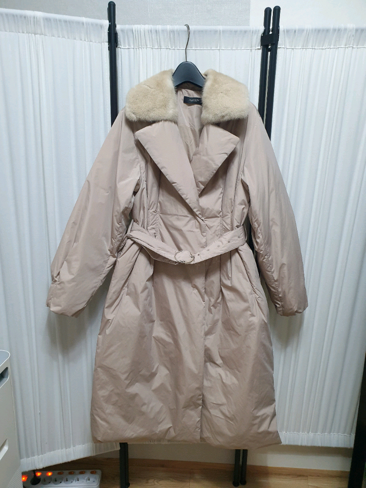 질스튜어트뉴욕 베이지 밍크퍼 탈착 구스다운 코트형 점퍼/55--4