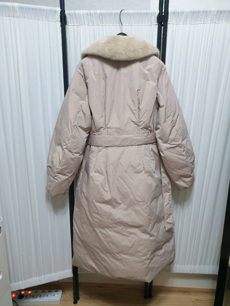 질스튜어트뉴욕 베이지 밍크퍼 탈착 구스다운 코트형 점퍼/55--5