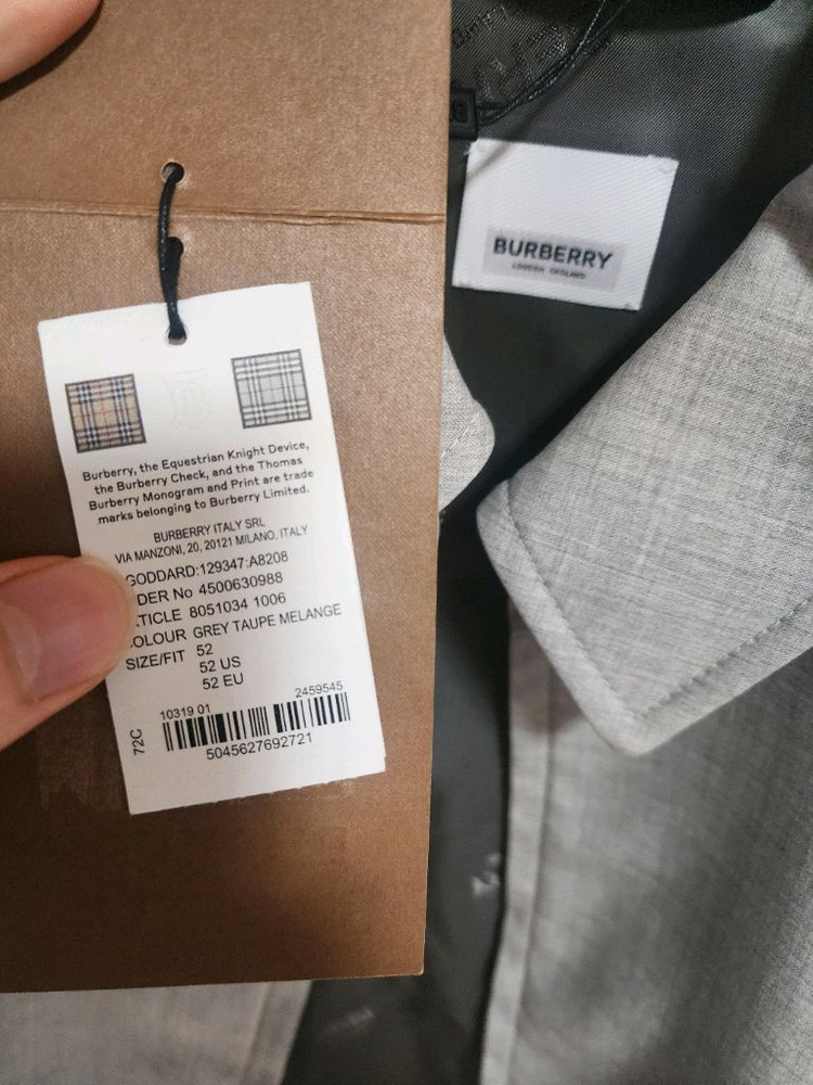 새상품 버버리 그레이 블루종 자켓 팝니다. 정가283만원--5