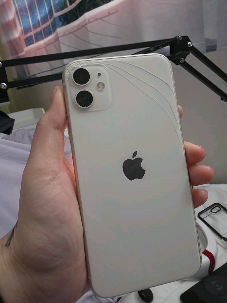 아이폰11 128GB + 애플워치 SE 41mm/갤럭시 다른 기종 교환 하시면 네고 가능합니다 이미지