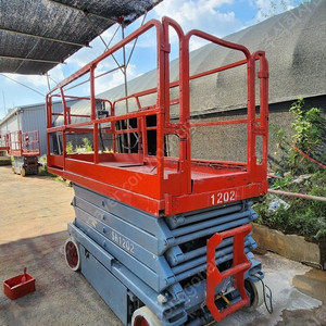 12M 높은작업에 딱! 중고고소작업대 고소리프트 판매중 안전검증완료 / A/S기간 연장 이벤트 이미지