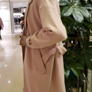 특가 새옷 S , M 싱글 봄 코트 써스데이아일랜드 t178mct231w