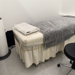 국내산 피부미용 온열전동베드 + 의자 정가 149만원 이미지