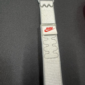 애플워치 46mm 나이키 베일드 그레이 스포츠루프 판매합니다. 이미지