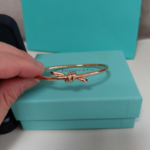 티파니 노트 뱅글 팔찌 이미지