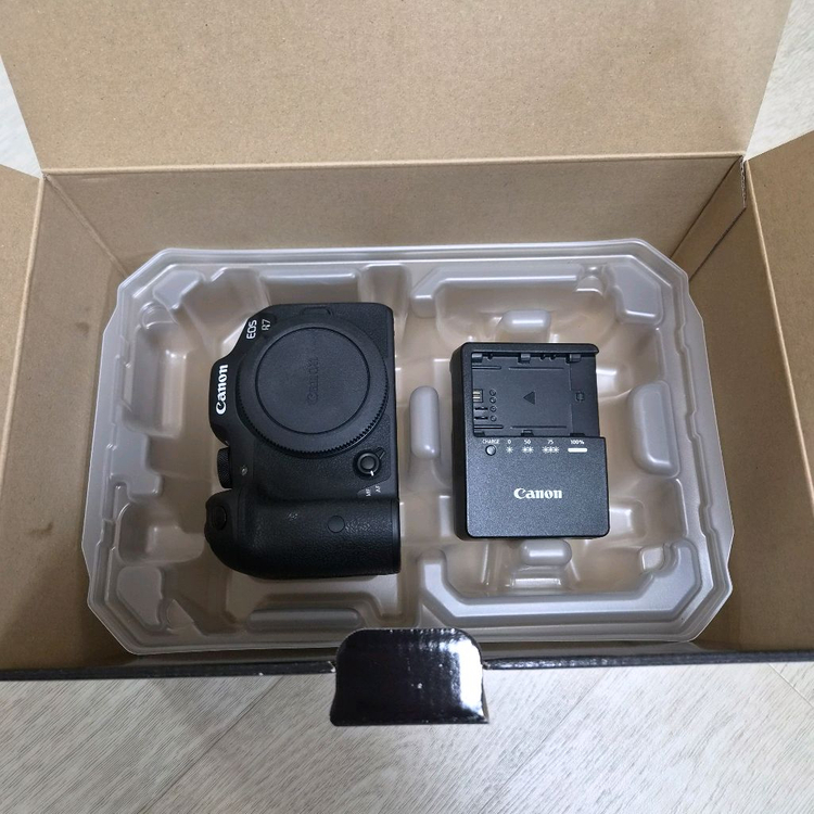 캐논 EOS R7 박스풀 여분배터리포함 이미지