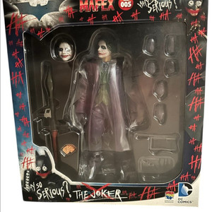 다크나이트 조커 MAFEX 피규어