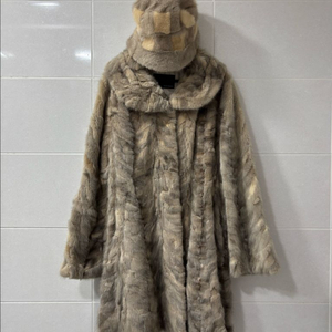 쉬즈미스 밀크코트와 모자