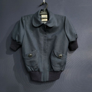 바움운드 페르드가르텐 숏 자켓