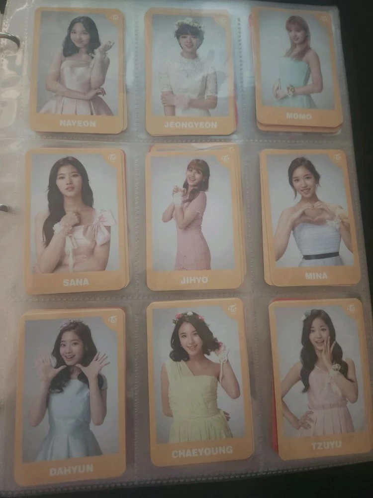 트와이스 콘서트 포카 세트 팝니다. 이미지